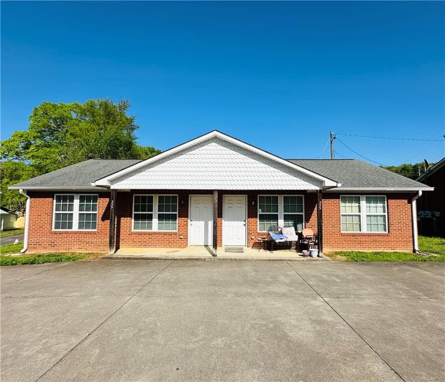 duplex sold at 333 Garden Avenue, Lindale, GA 30147