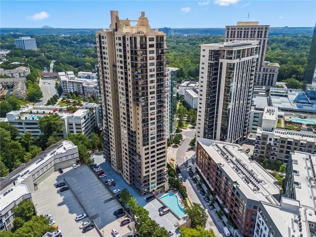 2 bedroom, 2 bathroom condominium sold at 3481 Lakeside Drive 907, Atlanta, GA 30326
