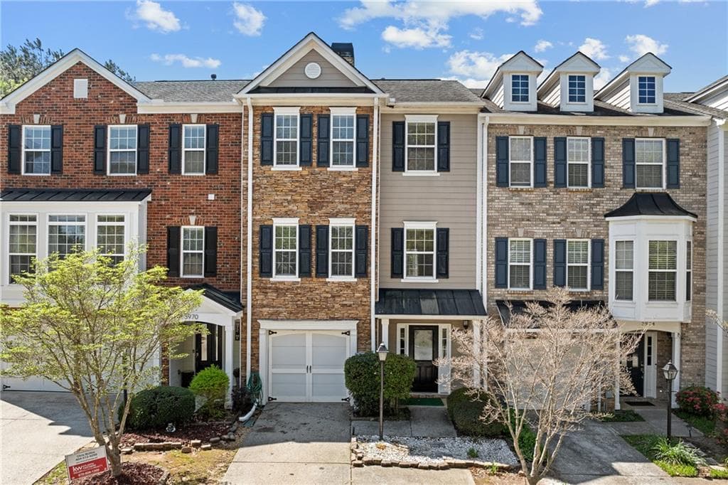 3 bedroom, 4 bathroom townhouse sold at 3972 Church View Lane, Suwanee, GA 30024