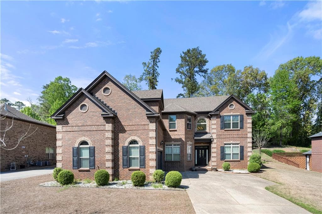 5 bedroom, 4 bathroom single family residence sold at 2745 Veltre Terrace, Atlanta, GA 30311