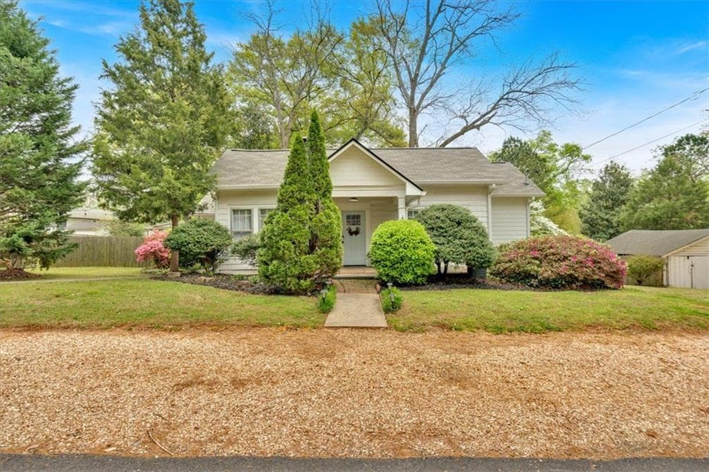 2 bedroom, 2 bathroom single family residence sold at 108 LEE Street, Cartersville, GA 30120