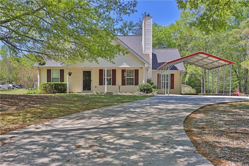 3 bedroom, 2 bathroom single family residence sold at 3935 Pinedale Lane, Gainesville, GA 30507