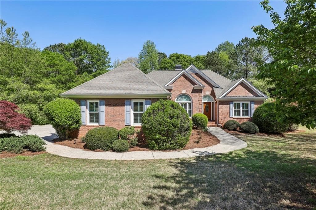 4 bedroom, 4 bathroom single family residence sold at 3925 Waterford Drive, Suwanee, GA 30024