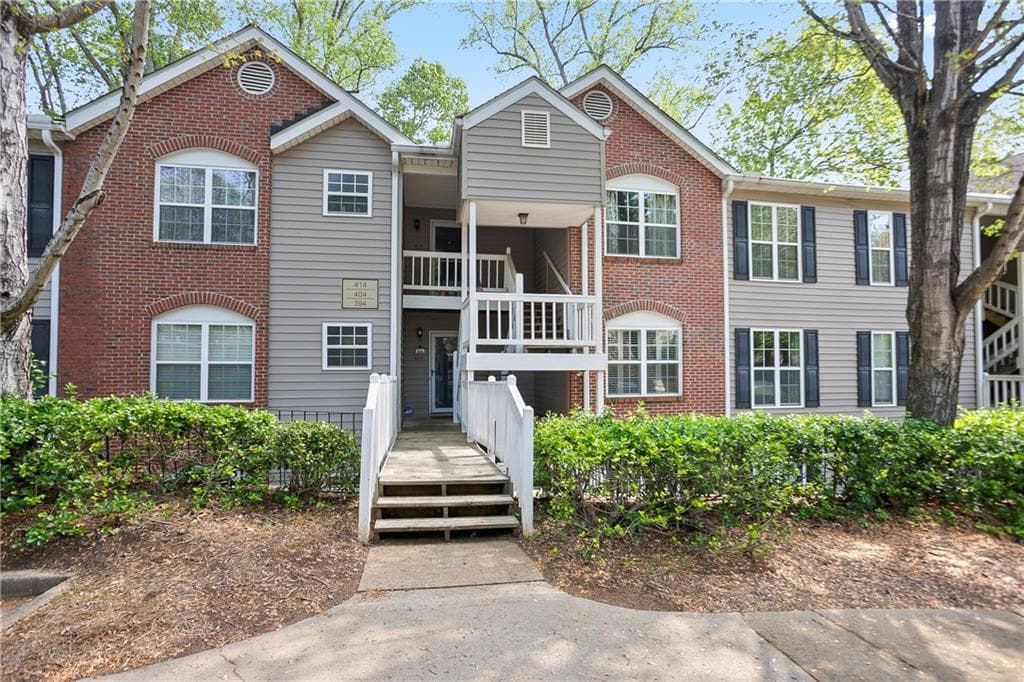394 Teal Court, Roswell, GA 30076 — most recent listing photo