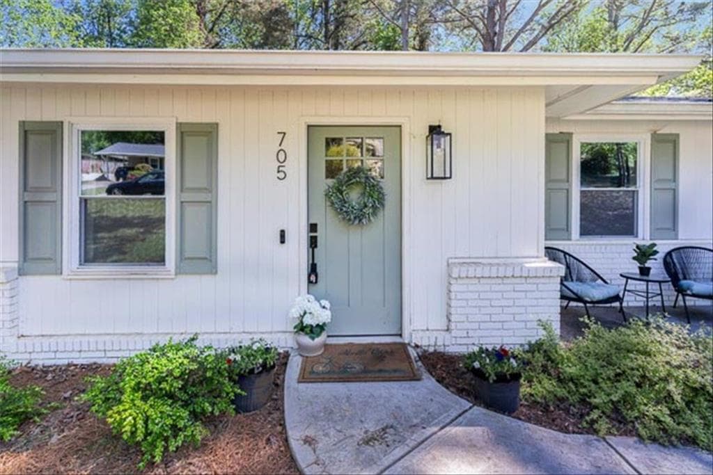 3 bedroom, 2 bathroom, 1,424 sq ft single family residence sold at 705 STEWART Circle, Marietta, GA 30064