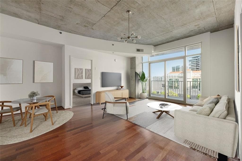 2 bedroom, 2 bathroom, 1,158 sq ft condominium sold at 250 Pharr Road 905, Atlanta, GA 30305
