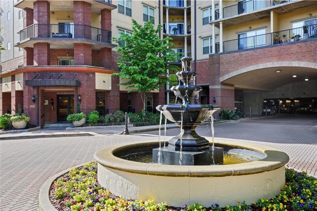 2 bedroom, 3 bathroom condominium sold at 200 River Vista Drive 423, Atlanta, GA 30339