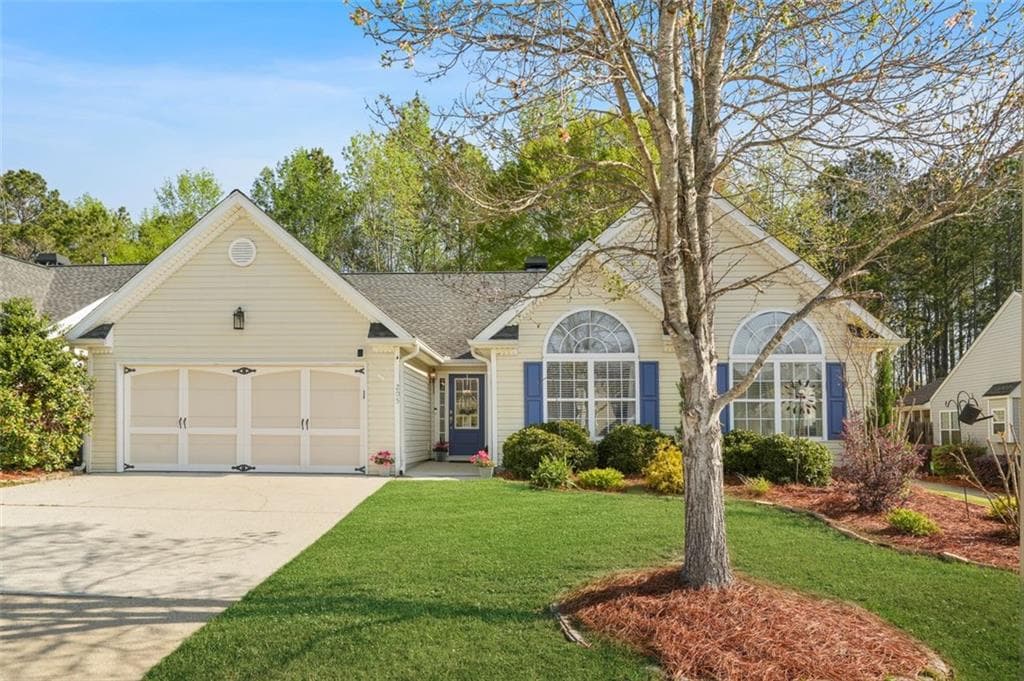 3 bedroom, 2 bathroom single family residence sold at 205 E SKYLINE View, Dallas, GA 30157