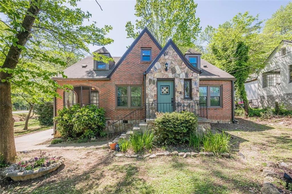 4 bedroom, 2 bathroom single family residence sold at 1884 Montrose Drive, East Point, GA 30344
