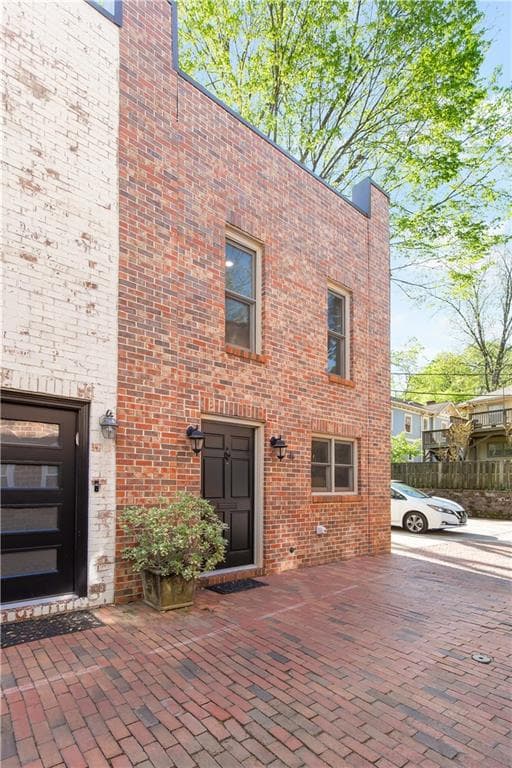 2 bedroom, 2 bathroom townhouse sold at 383 6th Street 4, Atlanta, GA 30308