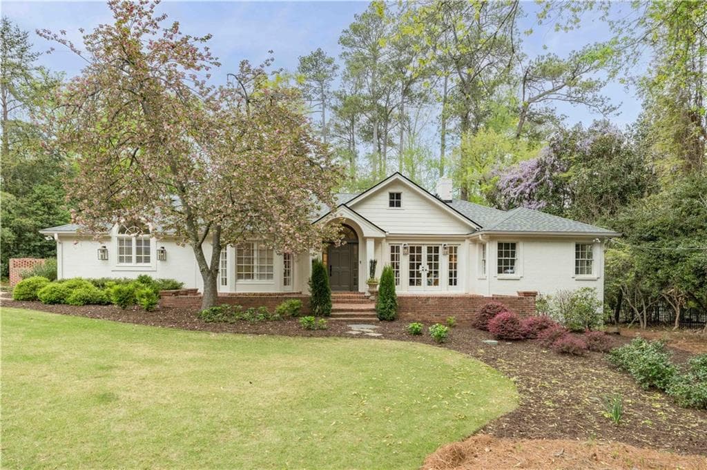 5 bedroom, 4 bathroom, 4,819 sq ft single family residence sold at 3038 Nancy Creek Road, Atlanta, GA 30327