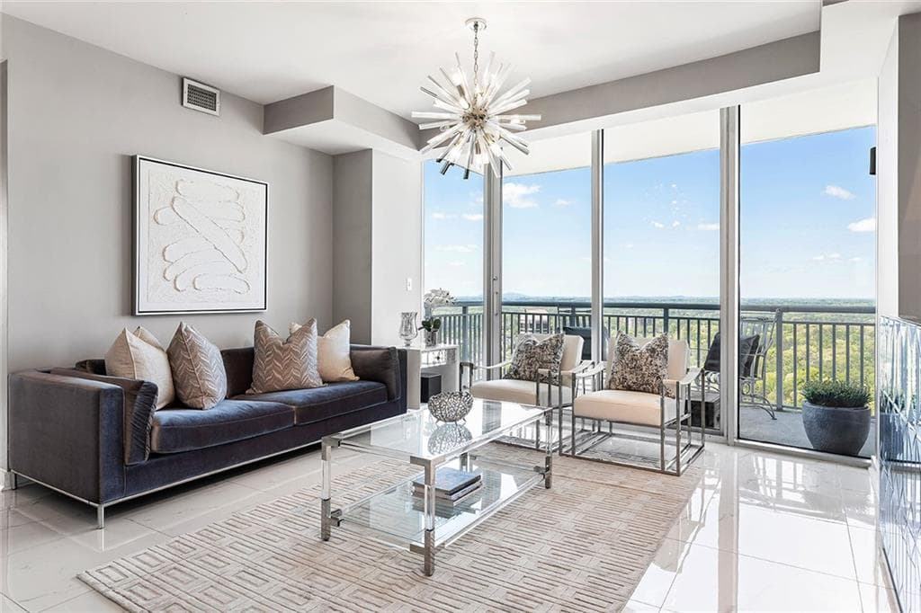 2 bedroom, 2 bathroom condominium sold at 3338 Peachtree Road 3102, Atlanta, GA 30326