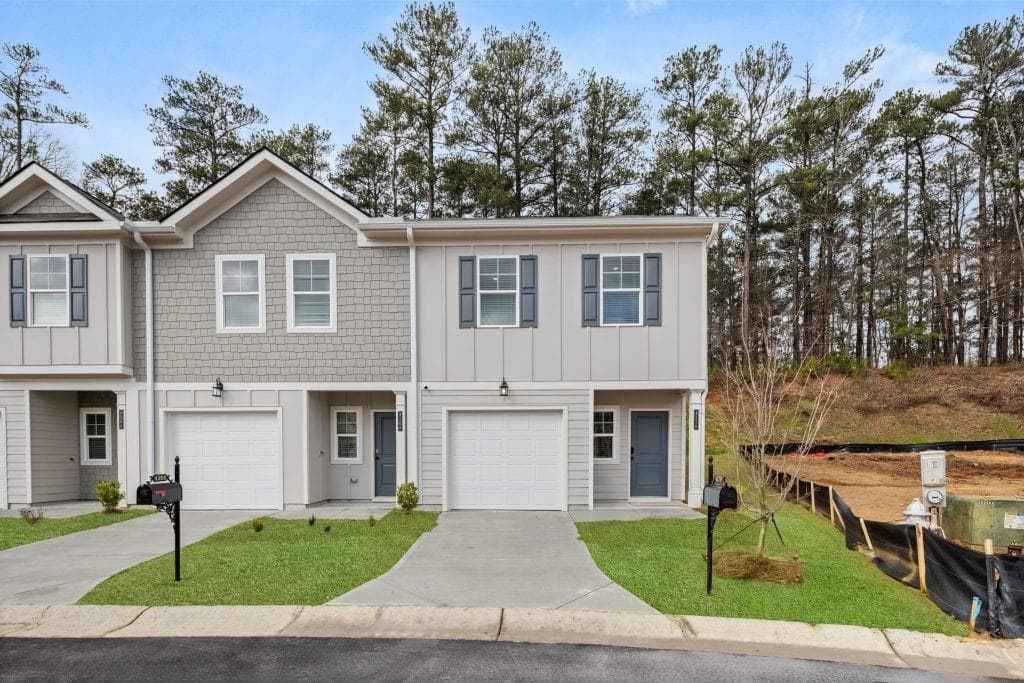 4258 SW Notting Hill Drive 32, Atlanta, GA 30331 — most recent listing photo