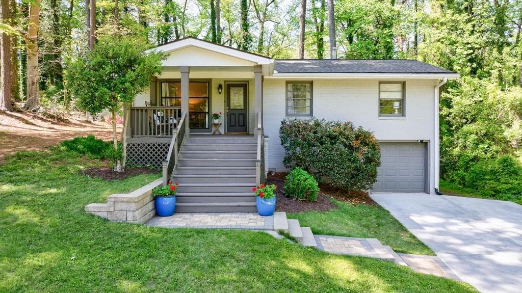 3046 Valley Circle, Decatur, GA 30033 — most recent listing photo