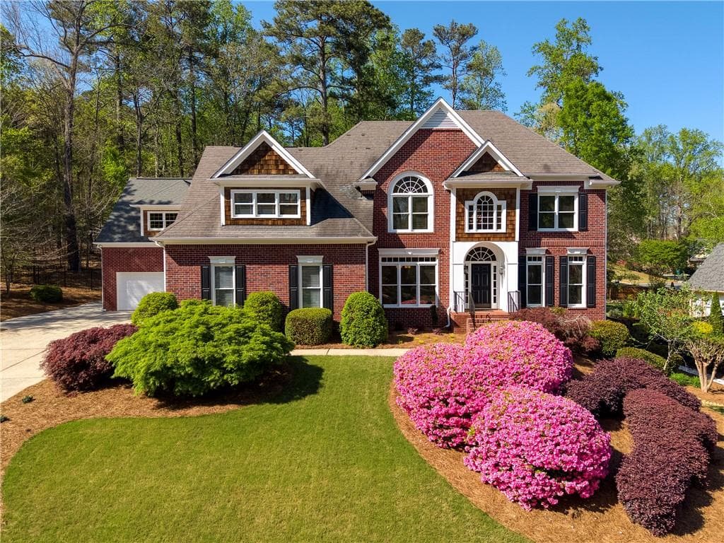 4 bedroom, 5 bathroom single family residence sold at 701 Vinings Estates Drive, Smyrna, GA 30126