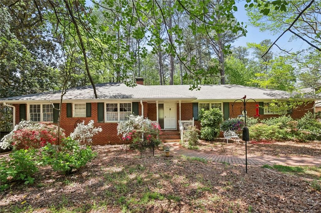 3 bedroom, 3 bathroom, 1,904 sq ft single family residence sold at 671 Valley Green Drive, Atlanta, GA 30342