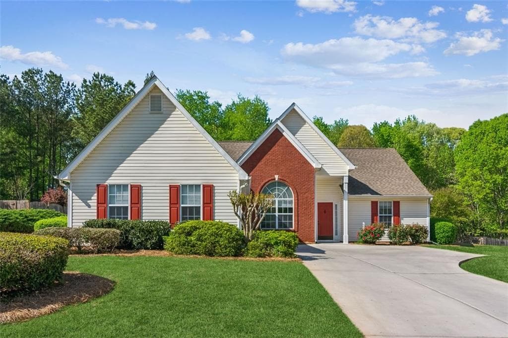 3 bedroom, 2 bathroom single family residence sold at 2265 Pemberton Point, Buford, GA 30519