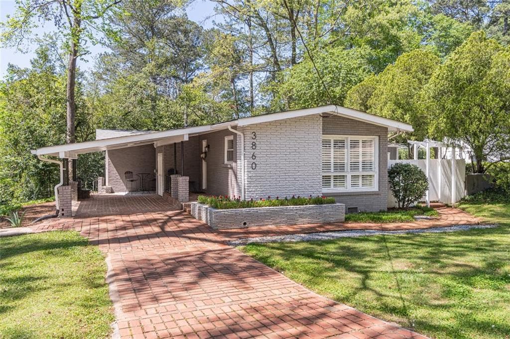 3 bedroom, 2 bathroom single family residence sold at 3860 CARLTON Drive, Atlanta, GA 30341