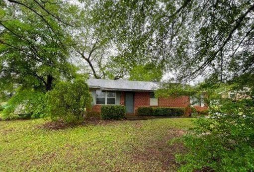 3 bedroom, 1 bathroom single family residence sold at 260 Eufaula Avenue, Clayton, AL 36016