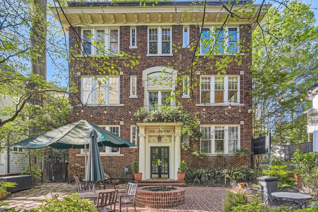 2 bedroom, 1 bathroom, 1,096 sq ft condominium sold at 301 10th Street 3, Atlanta, GA 30309