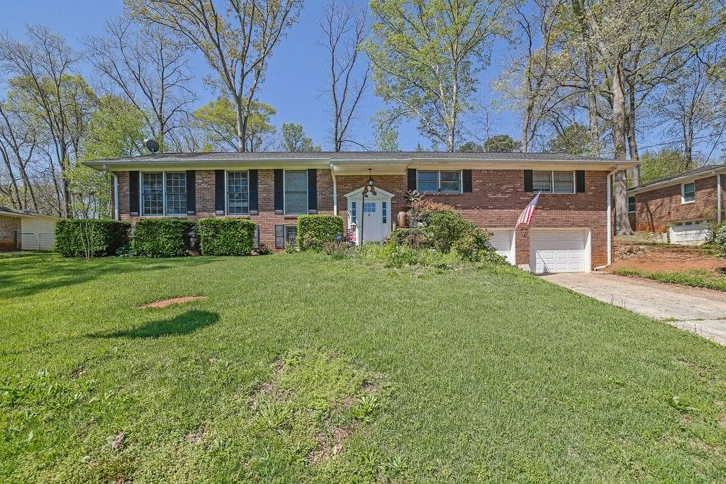 6 bedroom, 3 bathroom single family residence sold at 3969 Potomac Drive, Kennesaw, GA 30144