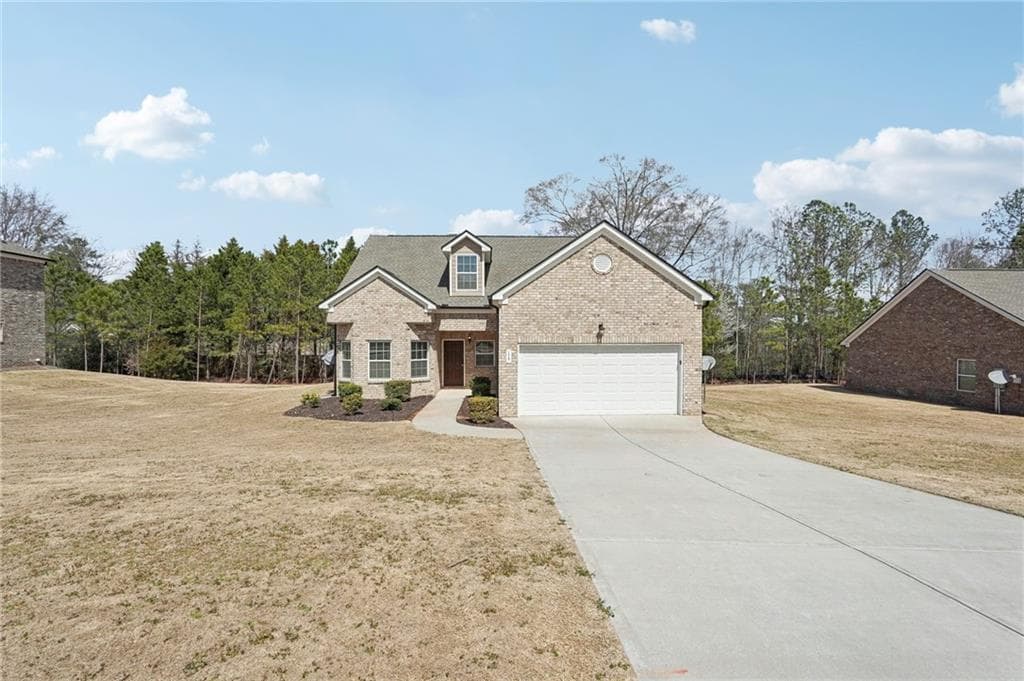 4 bedroom, 3 bathroom single family residence for rent at 516 College Drive The Kennedy, Barnesville, GA 30204 for $1,835 a month — photo 2