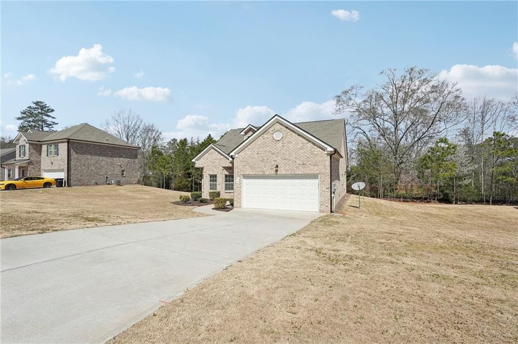 4 bedroom, 3 bathroom single family residence for rent at 516 College Drive The Kennedy, Barnesville, GA 30204 for $1,835 a month — photo 5