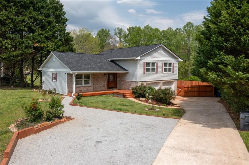 3 bedroom, 3 bathroom single family residence sold at 783 Elliott Road, Dawsonville, GA 30534