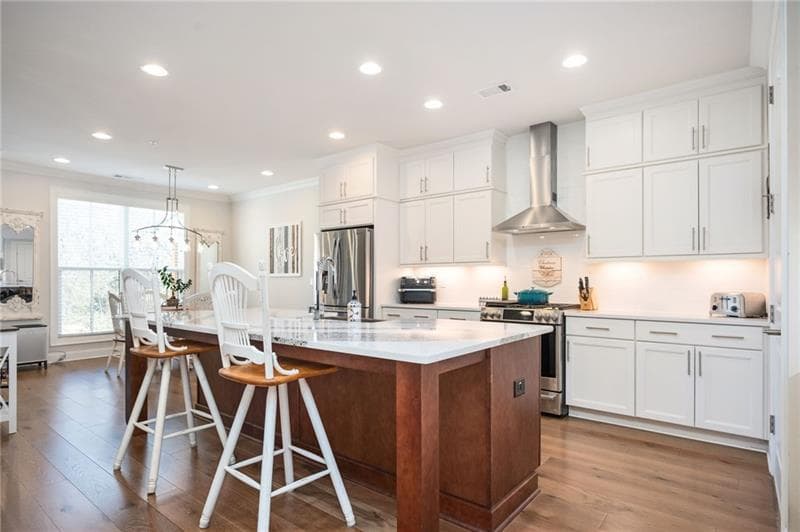 3 bedroom, 3 bathroom townhouse sold at 204 Phillips Lane, Alpharetta, GA 30009