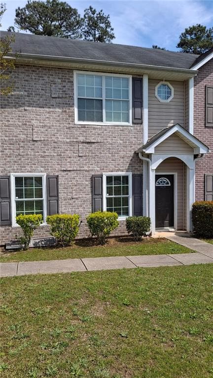 3 bedroom, 3 bathroom townhouse sold at 8628 Thomas Road, Riverdale, GA 30274