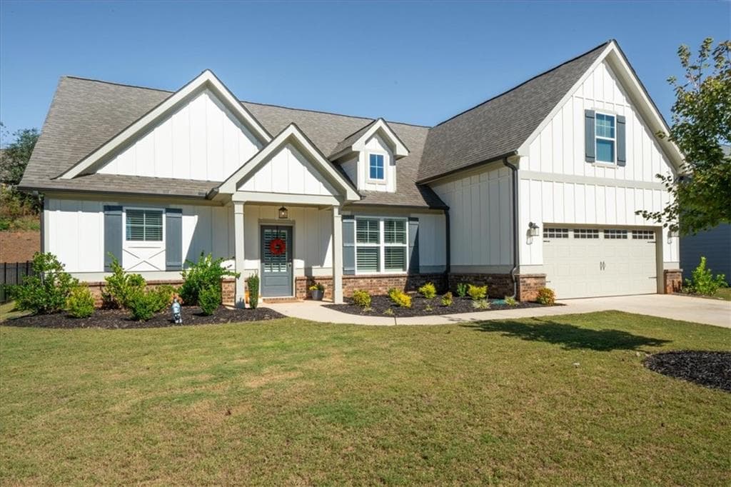 4 bedroom, 3 bathroom single family residence sold at 4552 Blacksmith Lane, Jefferson, GA 30549