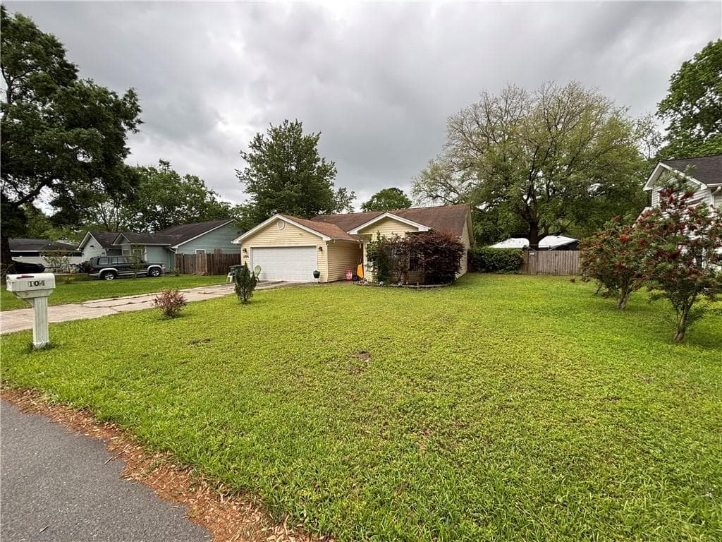 3 bedroom, 2 bathroom single family residence sold at 104 Cherry Tree Ct, Kingsland, GA 31548