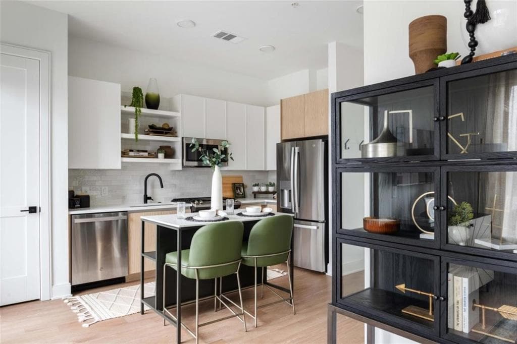 1 bedroom, 1 bathroom, 598 sq ft condominium for rent at 665 Auburn Avenue 610, Atlanta, GA 30312 for $2,700 a month — photo 4