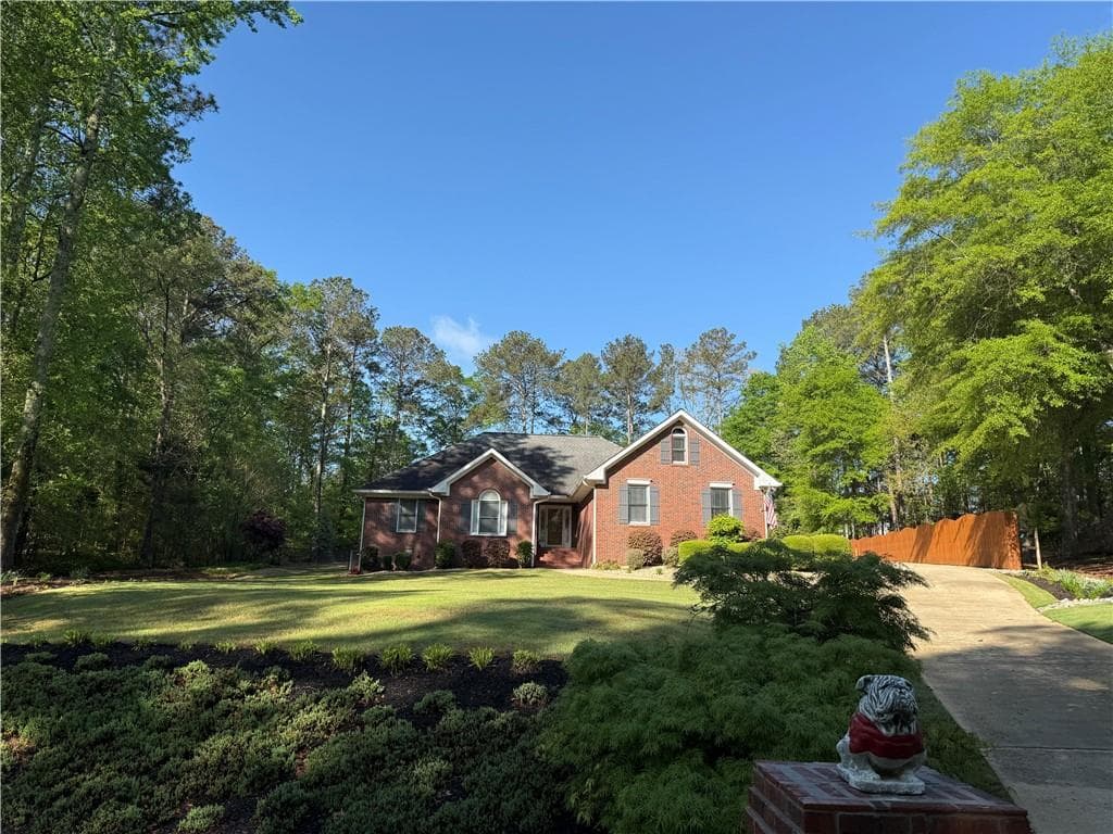 4 bedroom, 2 bathroom single family residence sold at 501 Wedgepark Drive, Mcdonough, GA 30252