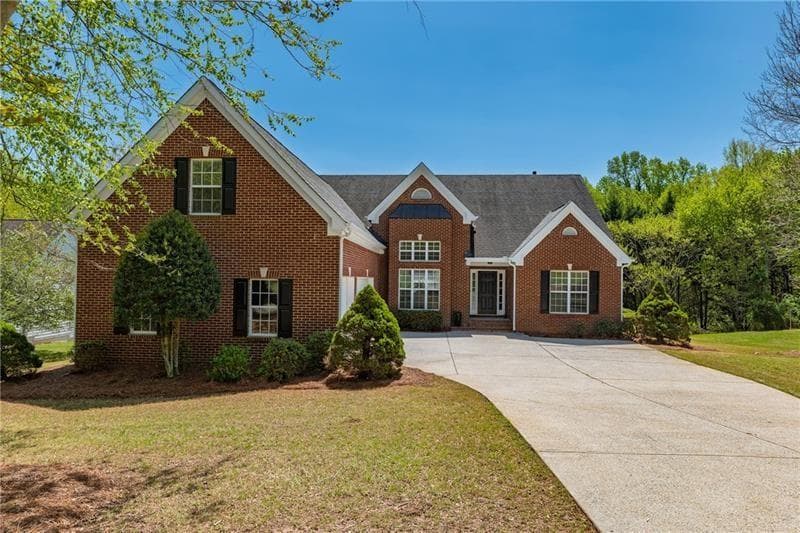 4 bedroom, 3 bathroom single family residence sold at 8760 Amberfield Drive, Gainesville, GA 30506