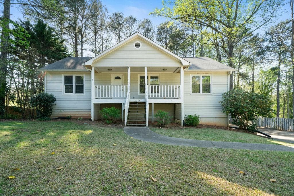 3 bedroom, 2 bathroom single family residence sold at 34 Cedar Creek Court, Acworth, GA 30101