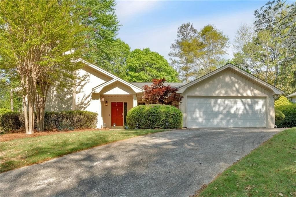 3 bedroom, 2 bathroom single family residence sold at 30 Sweetwood Court, Roswell, GA 30076