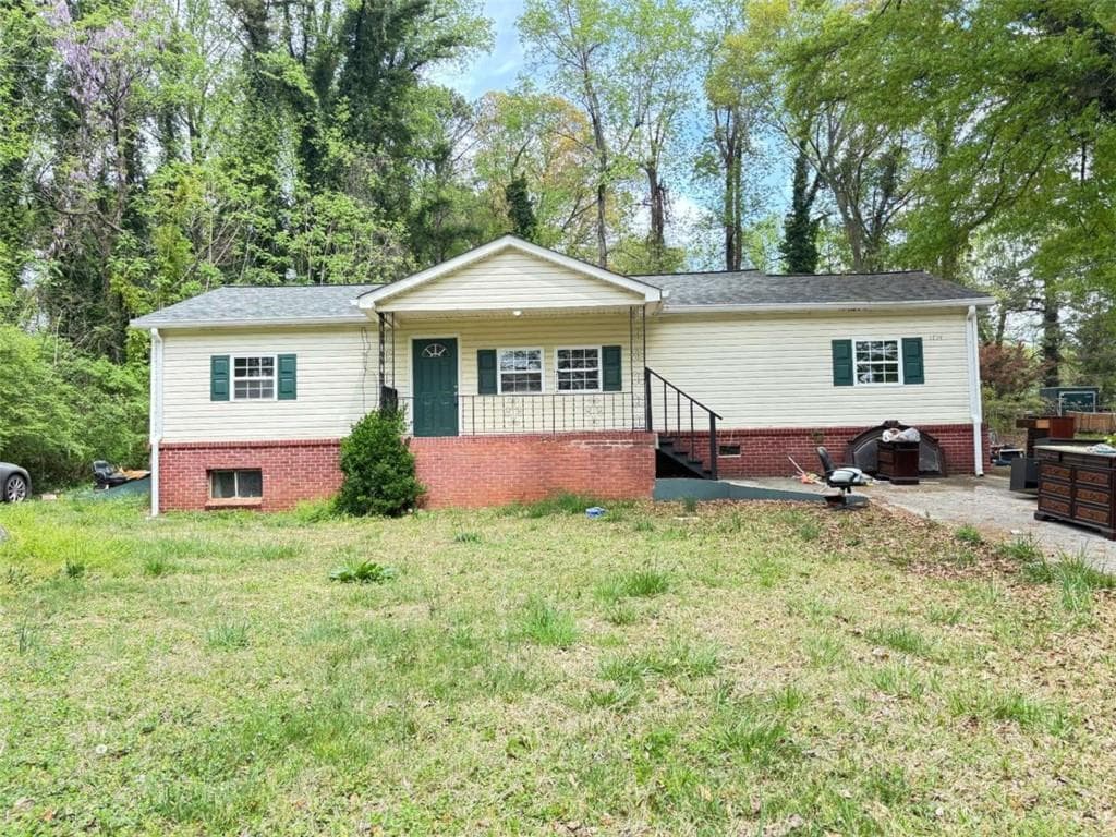 5 bedroom, 3 bathroom single family residence sold at 1794 Blossom Lane, Austell, GA 30168