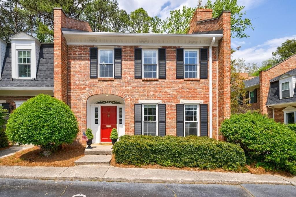 3 bedroom, 3 bathroom condominium sold at 12 Valley Forge Place 215, Atlanta, GA 30318