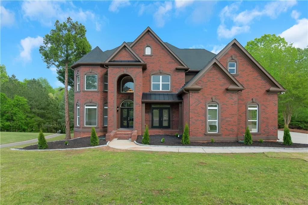 5 bedroom, 4 bathroom single family residence sold at 6048 Golf View Crossing, Locust Grove, GA 30248