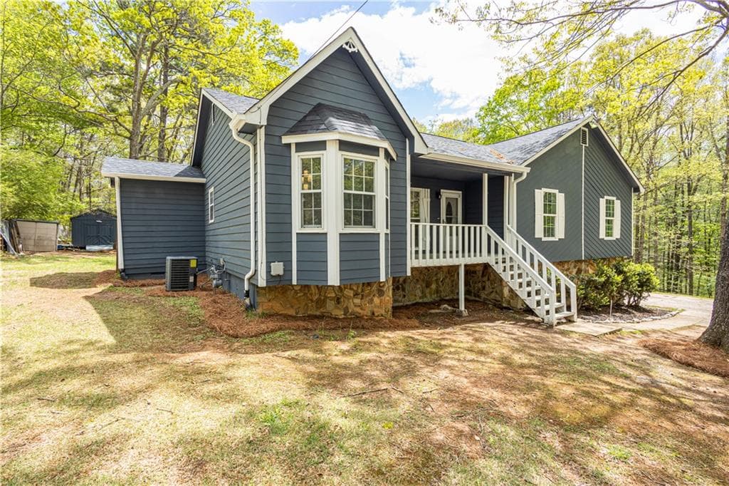 6 bedroom, 4 bathroom single family residence sold at 2724 Bomar Road, Douglasville, GA 30135