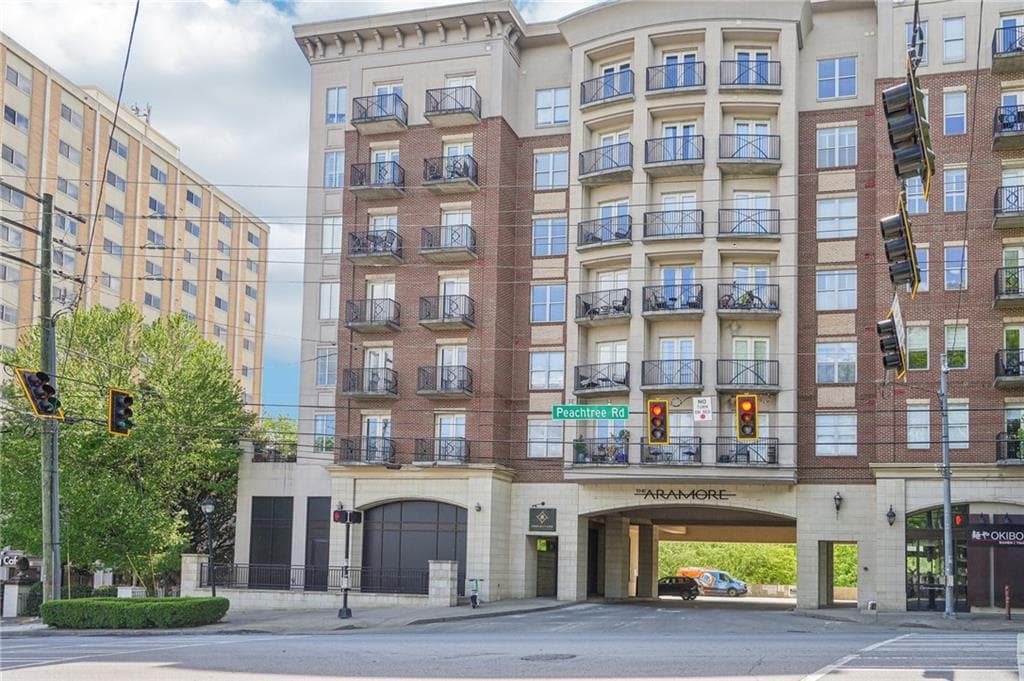 2 bedroom, 2 bathroom condominium sold at 2277 Peachtree Road 310, Atlanta, GA 30309