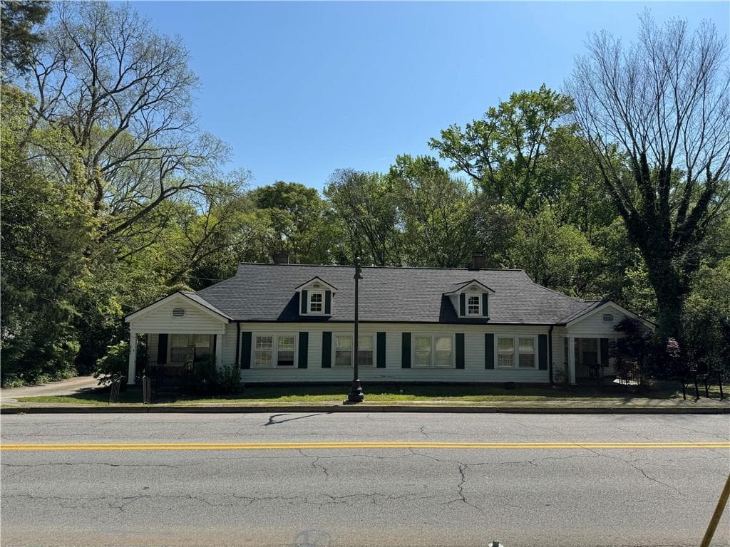 duplex sold at 8542 Campbellton Street, Douglasville, GA 30134
