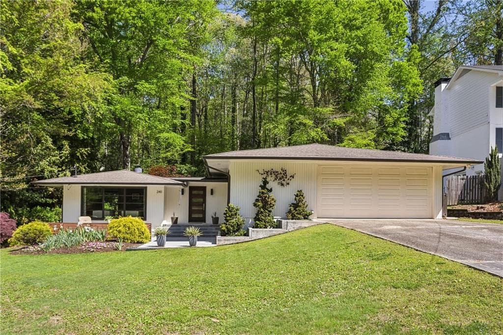 3 bedroom, 2 bathroom single family residence sold at 240 W Spalding Drive, Sandy Springs, GA 30328