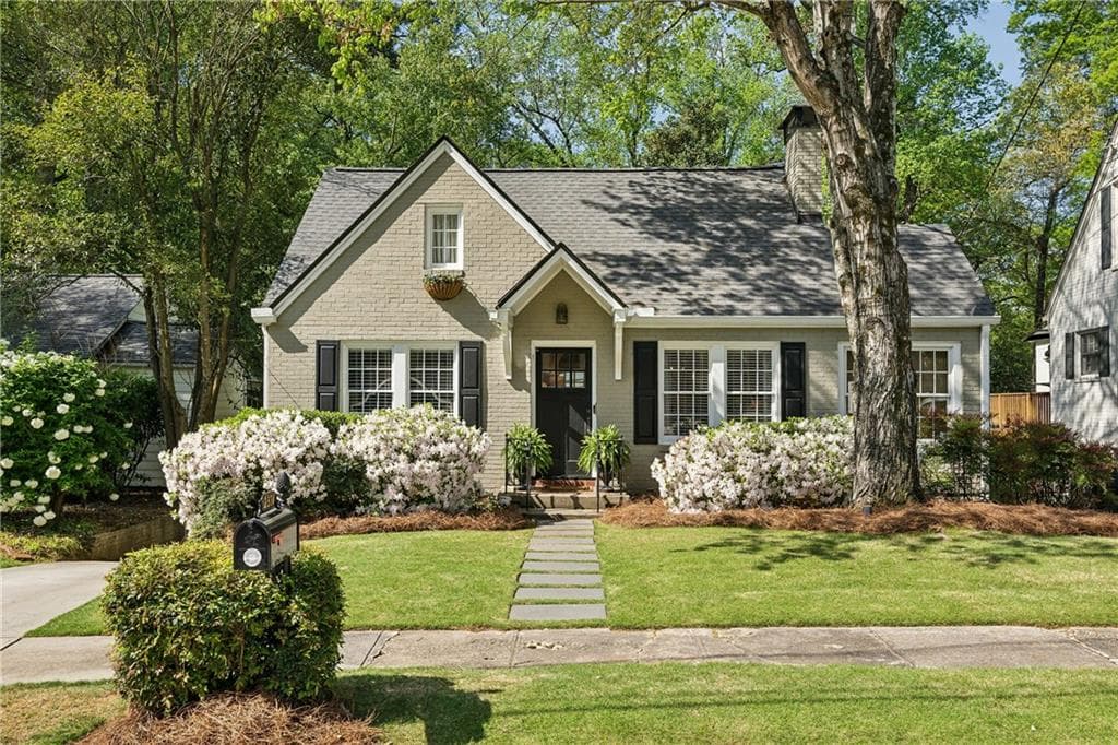 3 bedroom, 2 bathroom, 1,750 sq ft single family residence sold at 2370 Hurst Drive, Atlanta, GA 30305