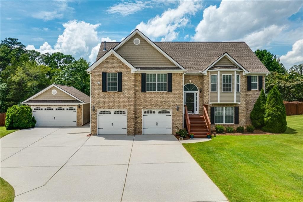 4 bedroom, 3 bathroom single family residence sold at 981 Golden Meadows Lane, Loganville, GA 30052