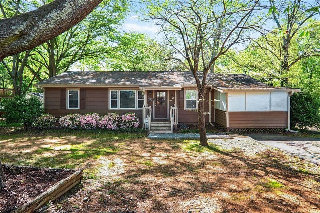 3 bedroom, 2 bathroom single family residence sold at 1400 Hidden Circle Drive, Sugar Hill, GA 30518