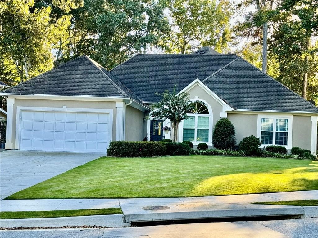 3 bedroom, 2 bathroom single family residence sold at 10825 Pinewalk Forest Circle, Alpharetta, GA 30022