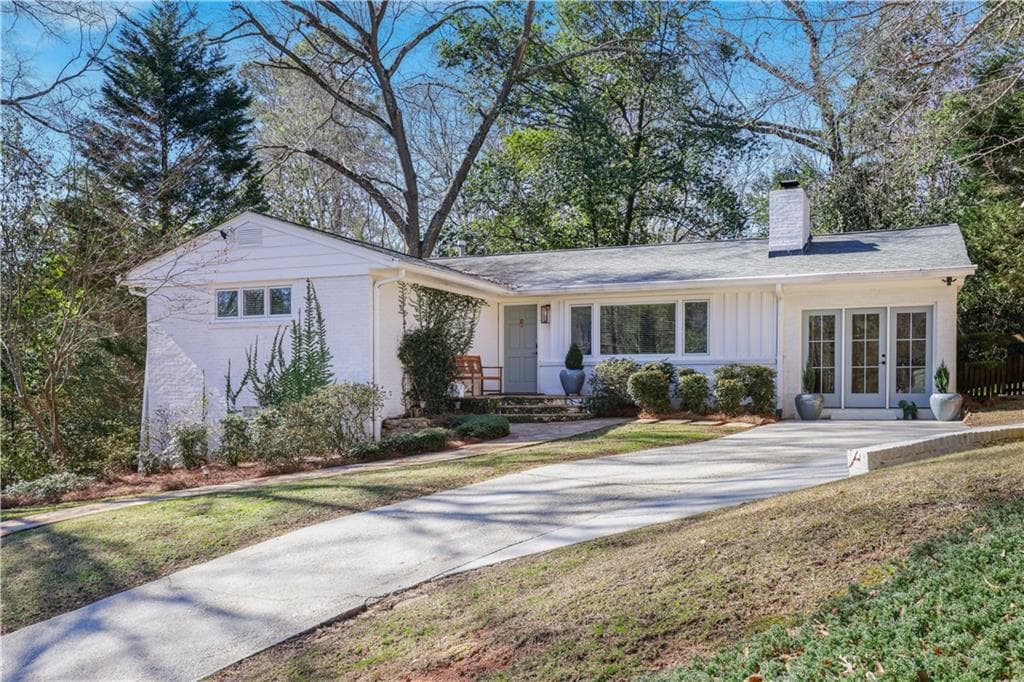 3 bedroom, 2 bathroom single family residence sold at 2530 Parkdale Place, Atlanta, GA 30305
