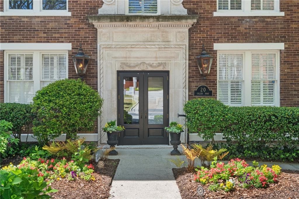 1 bedroom, 1 bathroom, 729 sq ft condominium sold at 20 Collier Road 11, Atlanta, GA 30309